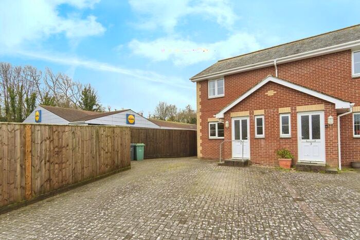 3 Bedroom Semi-Detached House To Rent In Atherley Park Way, Shanklin, PO37