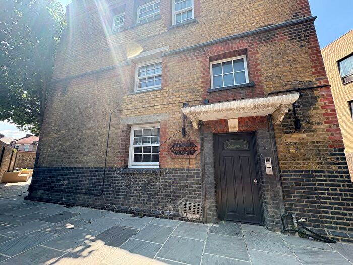 1 Bedroom Flat To Rent In Hollybush Street, E13