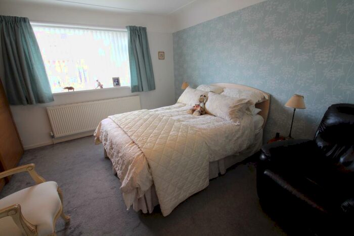 2 Bedroom Bungalow For Sale In Ambleside Close, Thingwall, Wirral, CH61