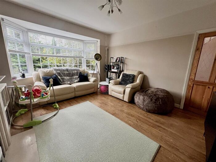 3 Bedroom Semi-Detached House For Sale In Dargle Road, Sale, M33