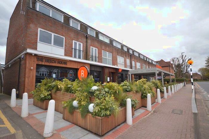 3 Bedroom Flat To Rent In Penn Road, Beaconsfield, HP9