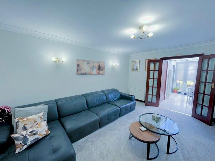4 Bedroom Terraced House To Rent In Waverley Road, Harrow, HA2