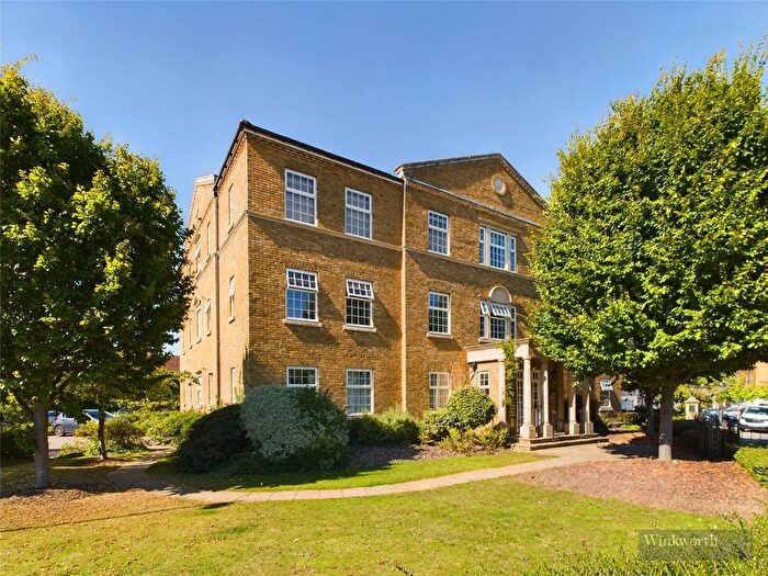 1 Bedroom Flat For Sale In Chadwick Place, Long Ditton, Surbiton, Surrey, KT6