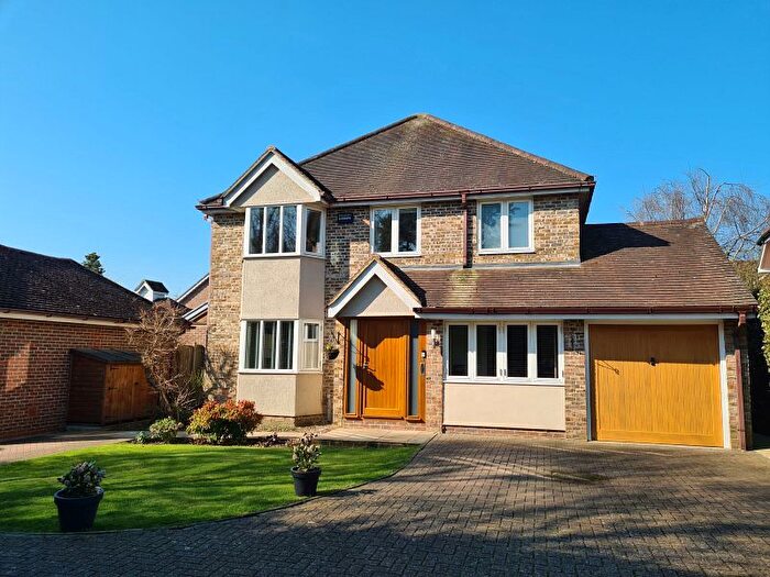 4 Bedroom Detached House For Sale In Middle Farm Place, Effingham, Surrey, KT24