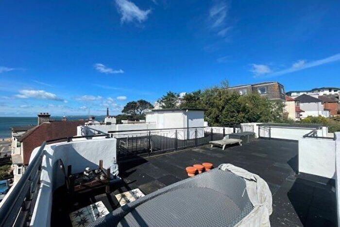 2 Bedroom Flat To Rent In Sea Road, Bournemouth, BH5