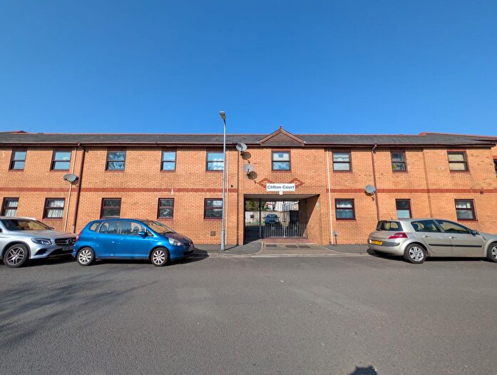 1 Bedroom Flat For Sale In Flat Clifton Court, Star Street, Cardiff, South Glamorgan, Wales, CF24
