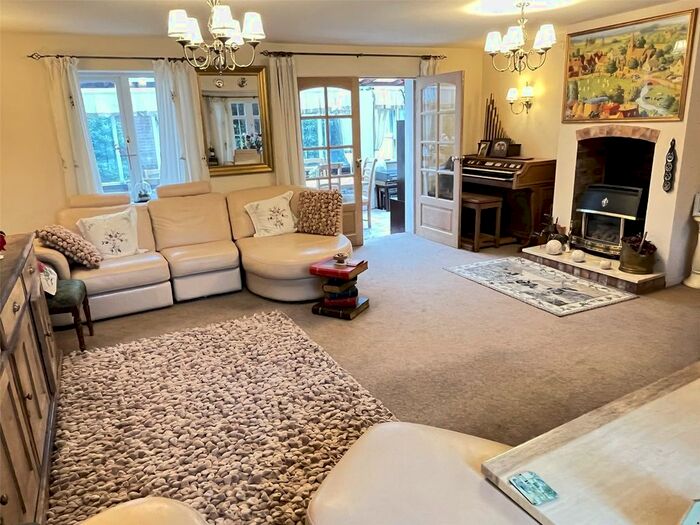 5 Bedroom Detached House For Sale In London Road, Shrewsbury, Shropshire, SY5