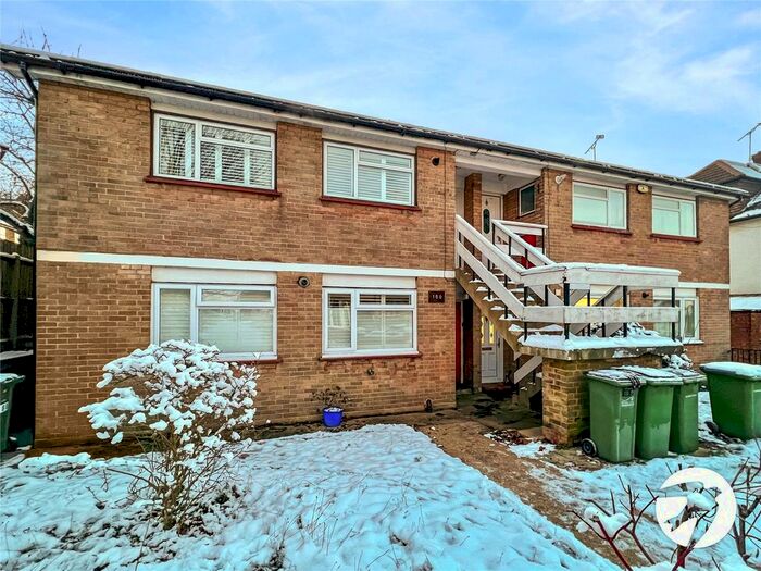 2 Bedroom Flat To Rent In Ankerdine Crescent, London, SE18