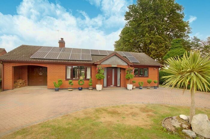 5 Bedroom Detached Bungalow For Sale In King Edward Street, Belton, Doncaster, DN9