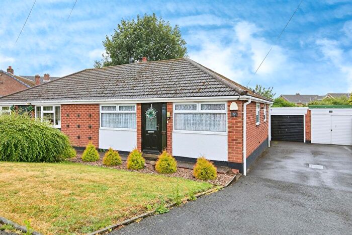 2 Bedroom Semi-Detached Bungalow For Sale In Birch Avenue, Newhall, Swadlincote, DE11
