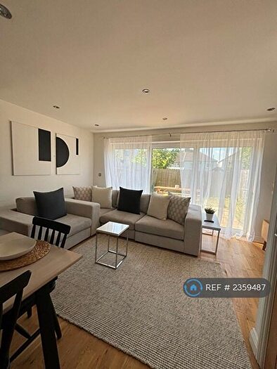 5 Bedroom Detached House To Rent In Bevendean Road, Brighton, BN2