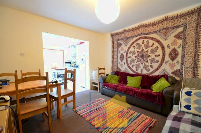 5 Bedroom Semi-Detached House To Rent In Selly Oak, Birmingham, B29