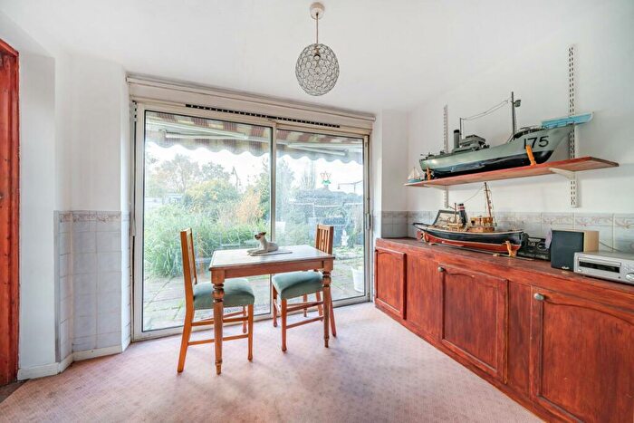 2 Bedroom Bungalow For Sale In Allerford Road, Catford, SE6