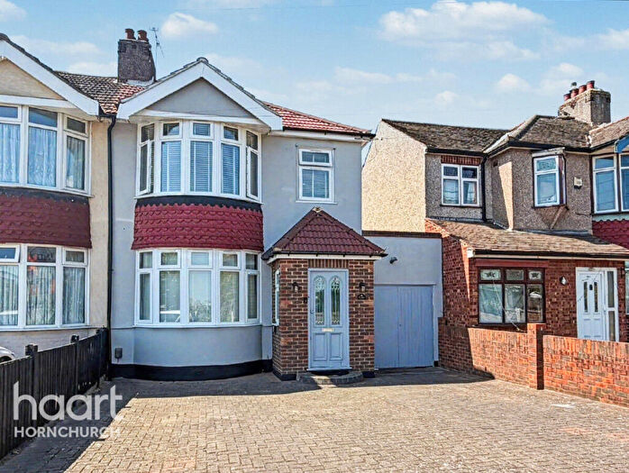 4 Bedroom Semi-Detached House To Rent In Wennington Road, Rainham, RM13