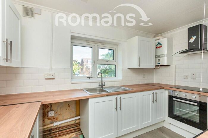 2 Bedroom Flat To Rent In Goughs Meadow, Sandhurst, GU47