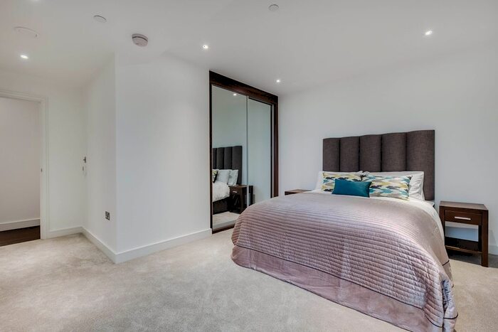 2 Bedroom Flat To Rent In Wandsworth Road, London, SW8