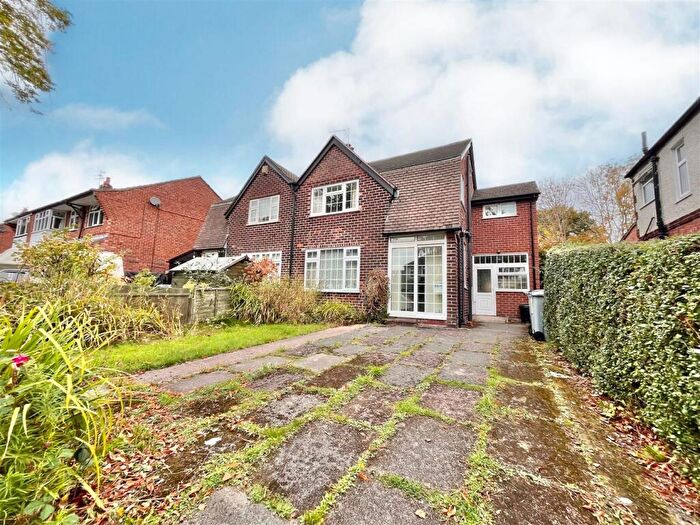 3 Bedroom Semi-Detached House For Sale In Wallingford Road, Handforth, Wilmslow, SK9