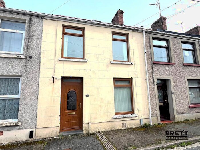 3 Bedroom Terraced House To Rent In George Street, Milford Haven, Pembrokeshire., SA73