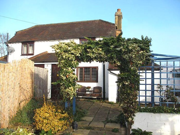 2 Bedroom Semi-Detached House To Rent In Farncombe Street, Godalming, GU7