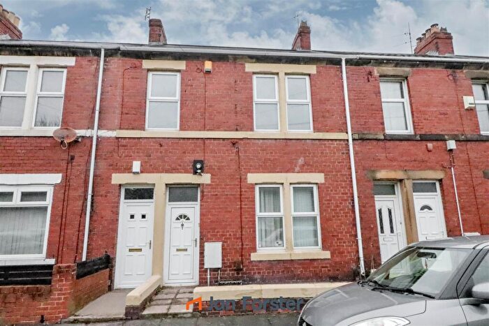 2 Bedroom Flat For Sale In Gosforth Terrace, Gateshead, NE10