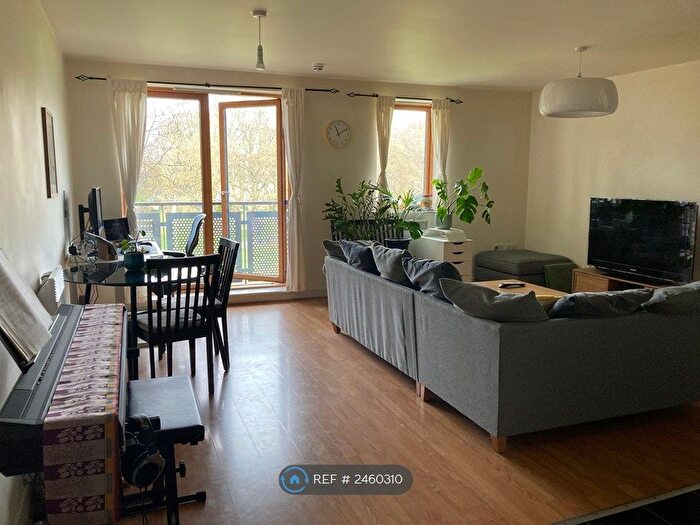 1 Bedroom Flat To Rent In Roundwood Court, London, E2