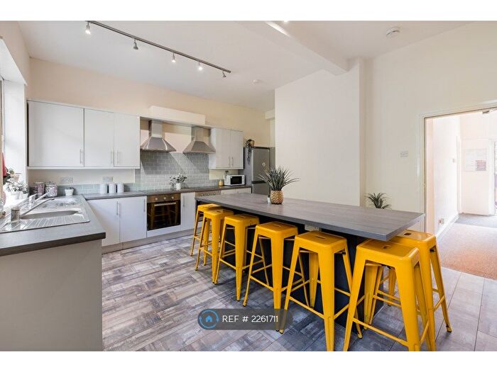 8 Bedroom End Of Terrace House To Rent In Harcourt Road, Sheffield, S10