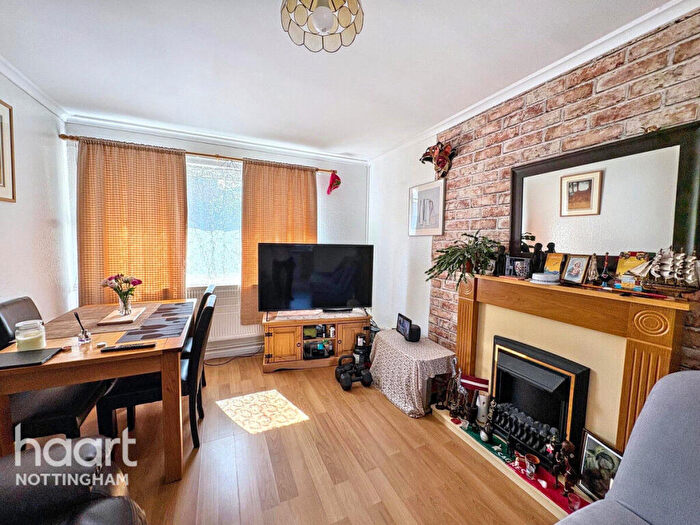 1 Bedroom Apartment For Sale In Woodgate Court, Nottingham, NG7