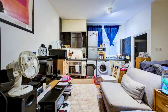 Studio To Rent In De Vere Gardens, South Kensington, London, W8