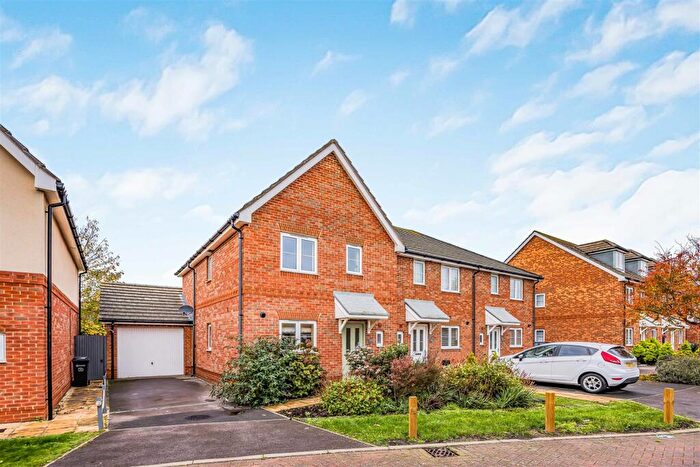 3 Bedroom End Of Terrace House For Sale In Guardians Way, Portsmouth, PO3