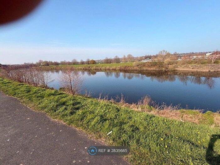 2 Bedroom Semi Detached House To Rent In Riverside Way, Salford, M6