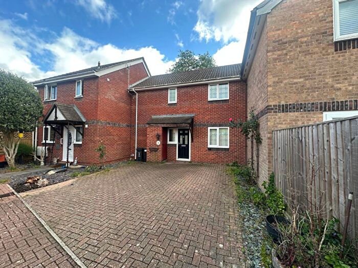 3 Bedroom Terraced House For Sale In Olive Grove, Swindon, SN25