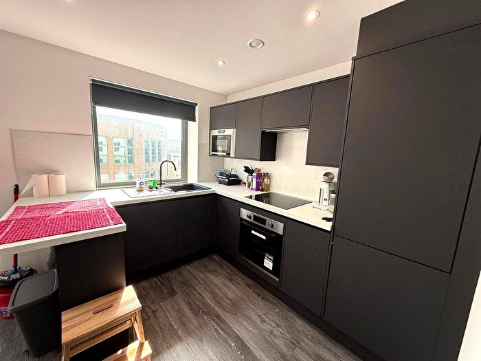 1 Bedroom Flat To Rent In Second Floor, - Queen Square, BN1