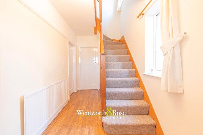 4 Bedroom Semi Detached House To Rent In Iris Close, Selly Oak, Birmingham, B29
