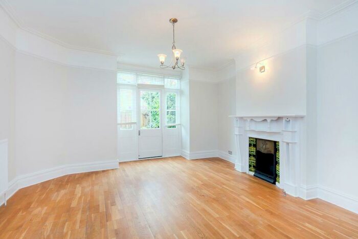 4 Bedroom Terraced House To Rent In Byfeld Gardens, Barnes, SW13