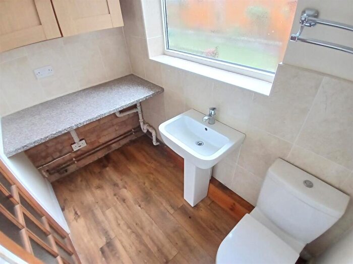 4 Bedroom Detached House For Sale In Glebe Road, Hinckley, LE10