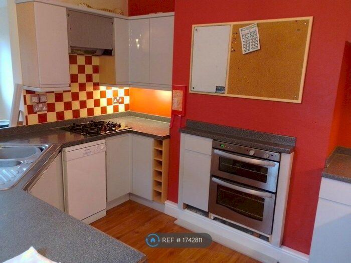 3 Bedroom Semi-Detached House To Rent In Truswell Avenue, Sheffield, S10