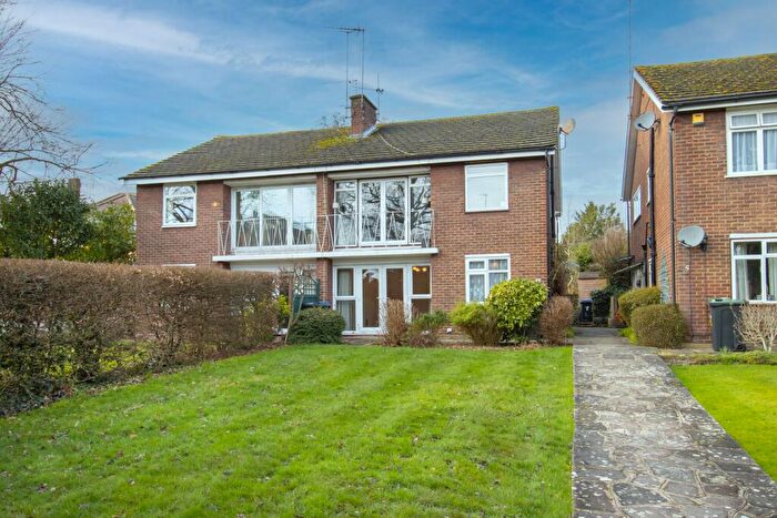 2 Bedroom Maisonette To Rent In Hermitage Close, EN2