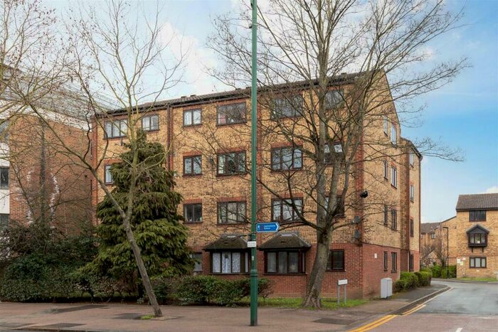1 Bedroom Apartment For Sale In Brockway Close, Leytonstone, E11