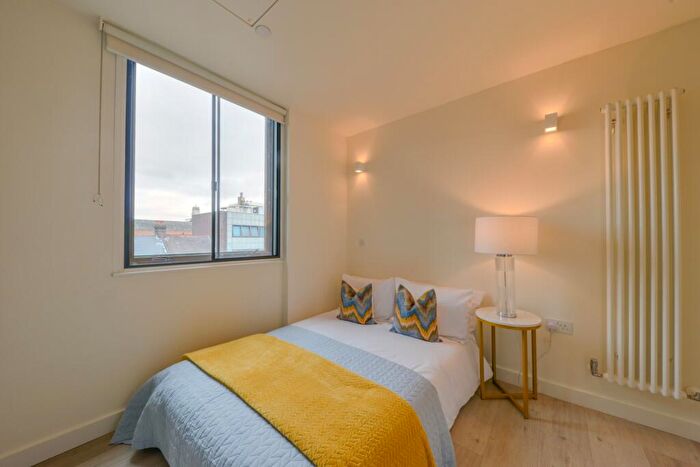 Studio To Rent In George Street, Luton, LU1