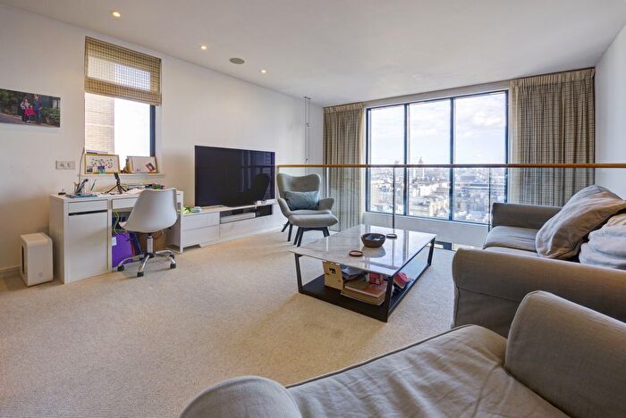 4 Bedroom Flat For Sale In Cromwell Road, London, SW7