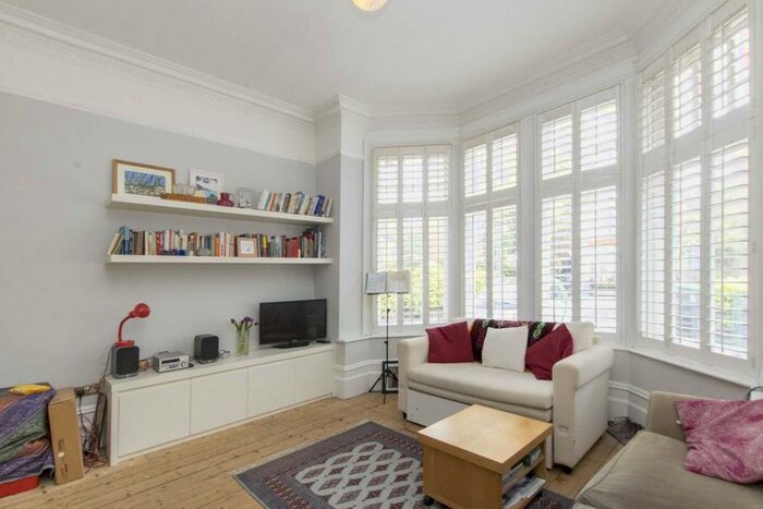 1 Bedroom Flat To Rent In Blakesley Avenue, London, W5