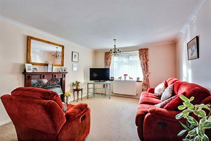 3 Bedroom Detached Bungalow For Sale In Roehampton Drive, Trowell, NG9