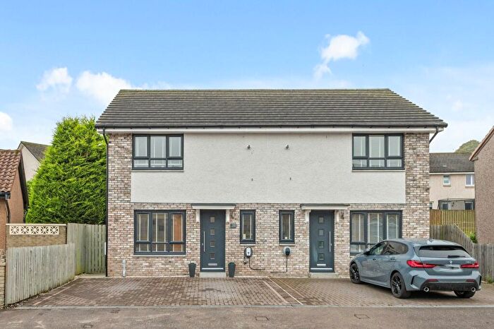 3 Bedroom Semi-Detached House For Sale In Kirkland Drive, Stoneywood, Denny, FK6