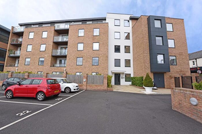 2 Bedroom Flat To Rent In Camberley, GU15
