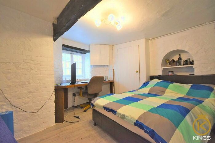 5 Bedroom Semi-Detached House To Rent In Guildford Park Road, GU2