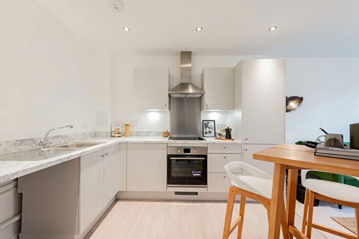 1 Bedroom Flat For Sale In Percival House, Knights Quarter, Winchester, SO22