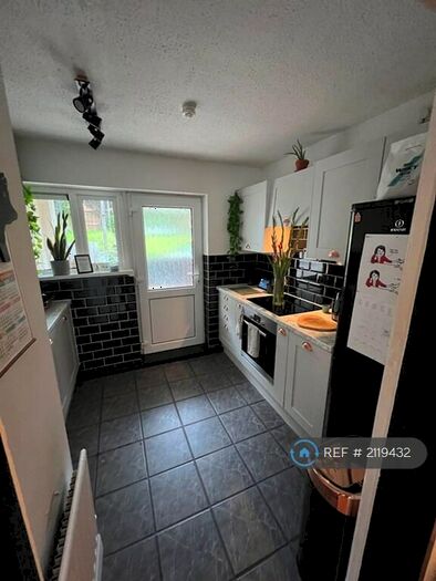 2 Bedroom Flat To Rent In Amethyst Road, Cardiff, CF5