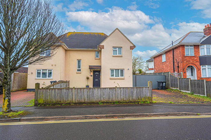 3 Bedroom Semi-Detached House To Rent In Seafield Road, Southbourne, Bournemouth, BH6