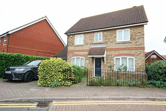 4 Bedroom Detached House To Rent In Hornbeam Chase, South Ockendon, RM15