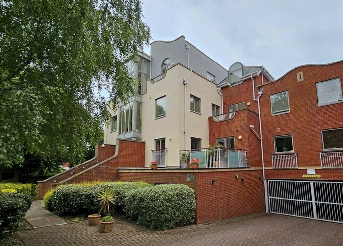 2 Bedroom Apartment For Sale In Whitefriars, School Lane, Solihull, B91